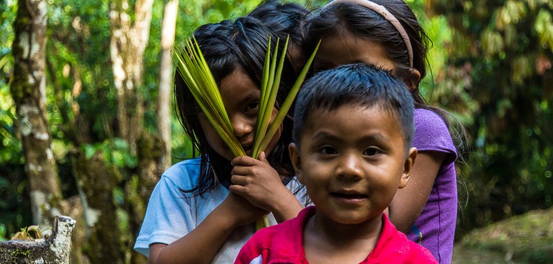 Children who speaks Kichwa language in Ecuador